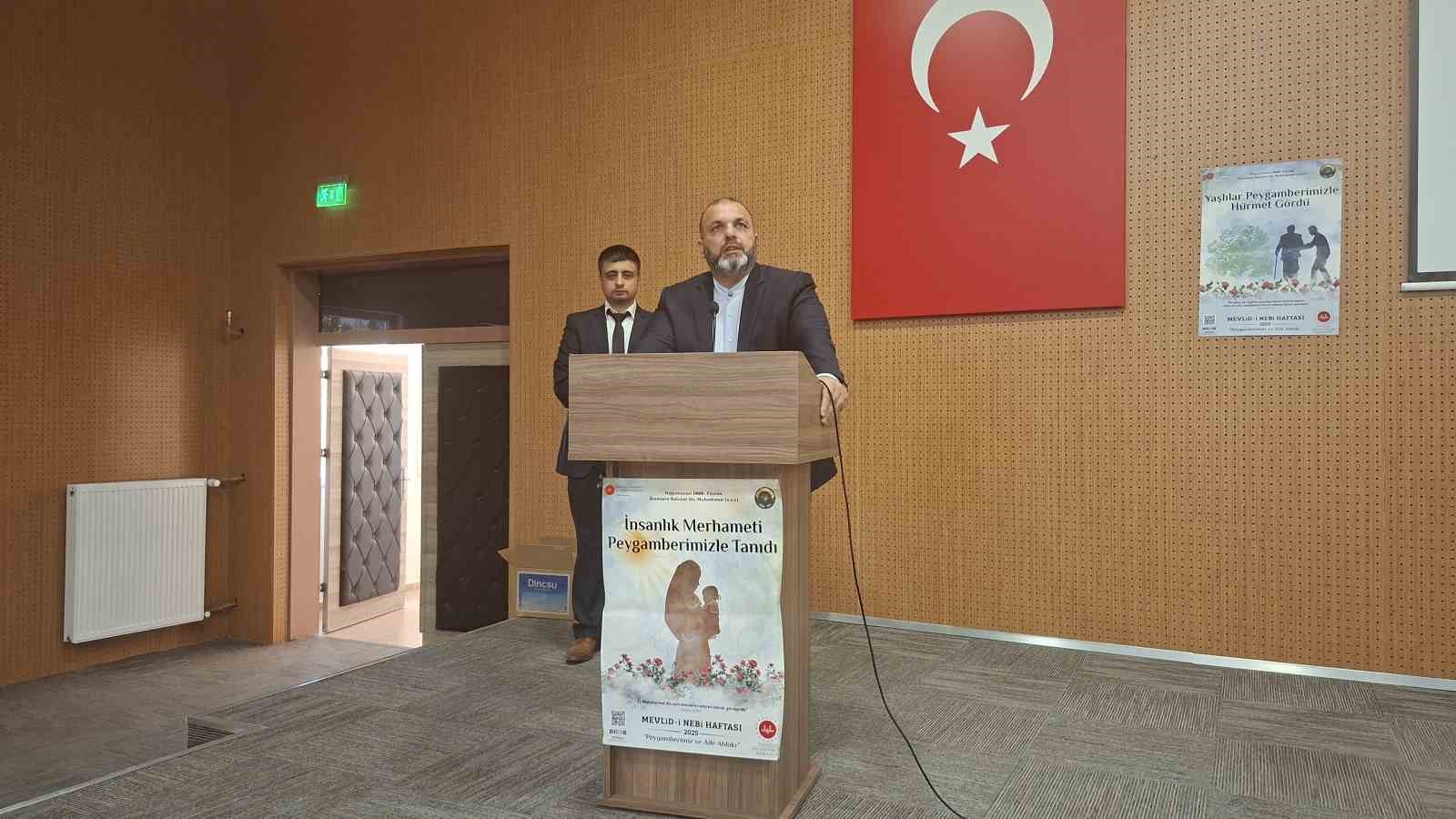 Hisarcıkta  Peygamberimiz ve aile ahlakı konulu konferans