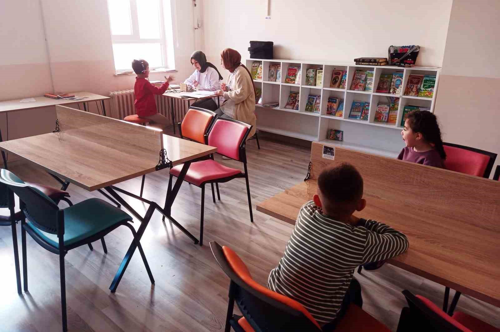 Hisarcık'ta 1. sınıf öğrencilerine işitme tarama testi
