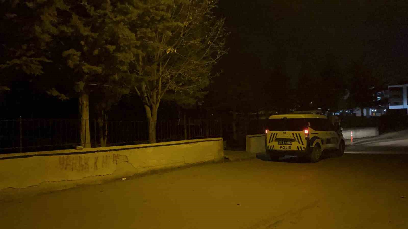 Husumetli 3 şahıs baba ve oğula saldırmış