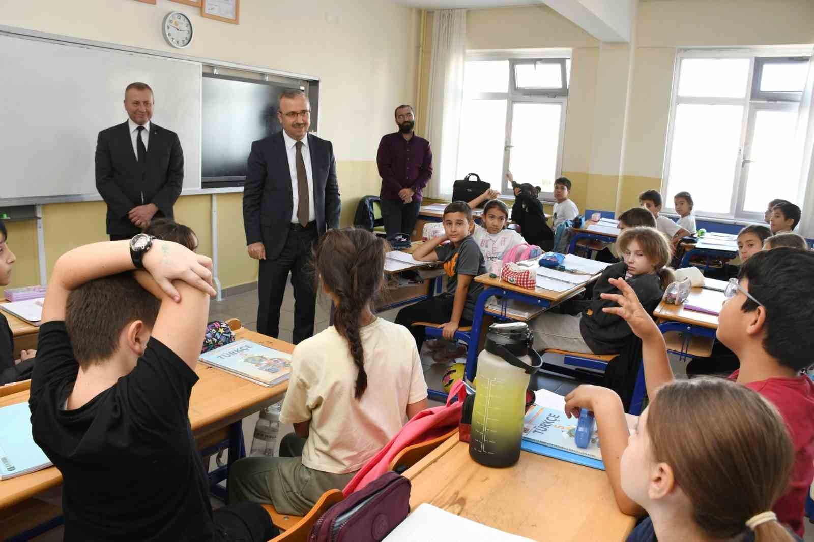 İl Milli Eğitim Müdürü Aydın'dan Sabiha Gökçen Meslek Lisesine ziyaret