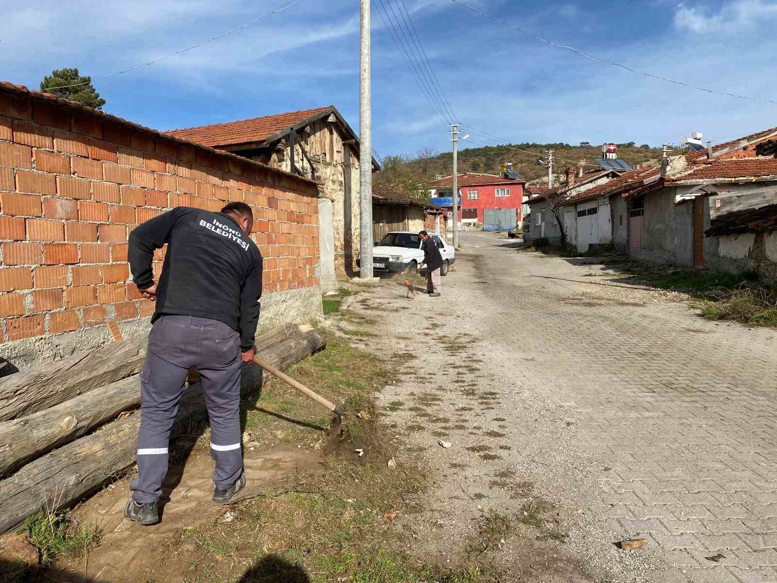 İnönü'nün dış mahallelerinde temizlik çalışması