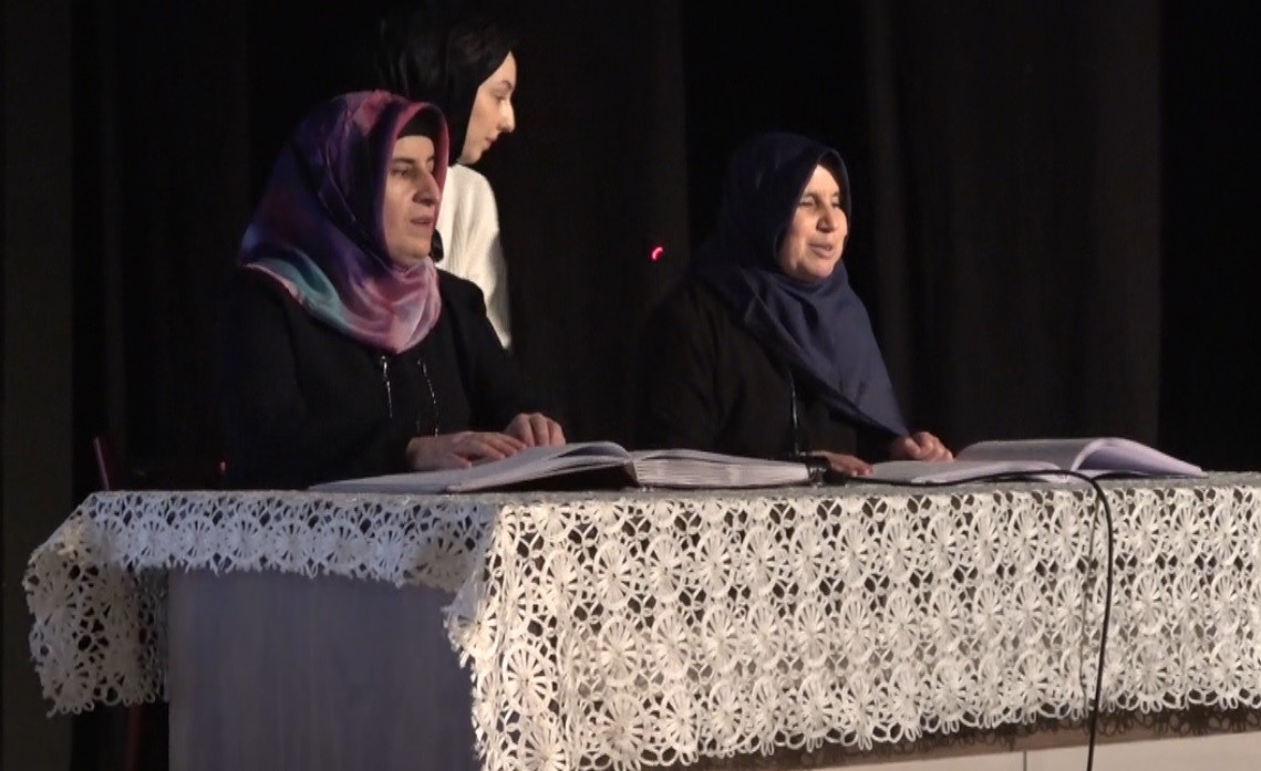 İşitme ve görme engelli öğrenciler Kuran tilaveti ve ilahilerle gönülleri fethetti