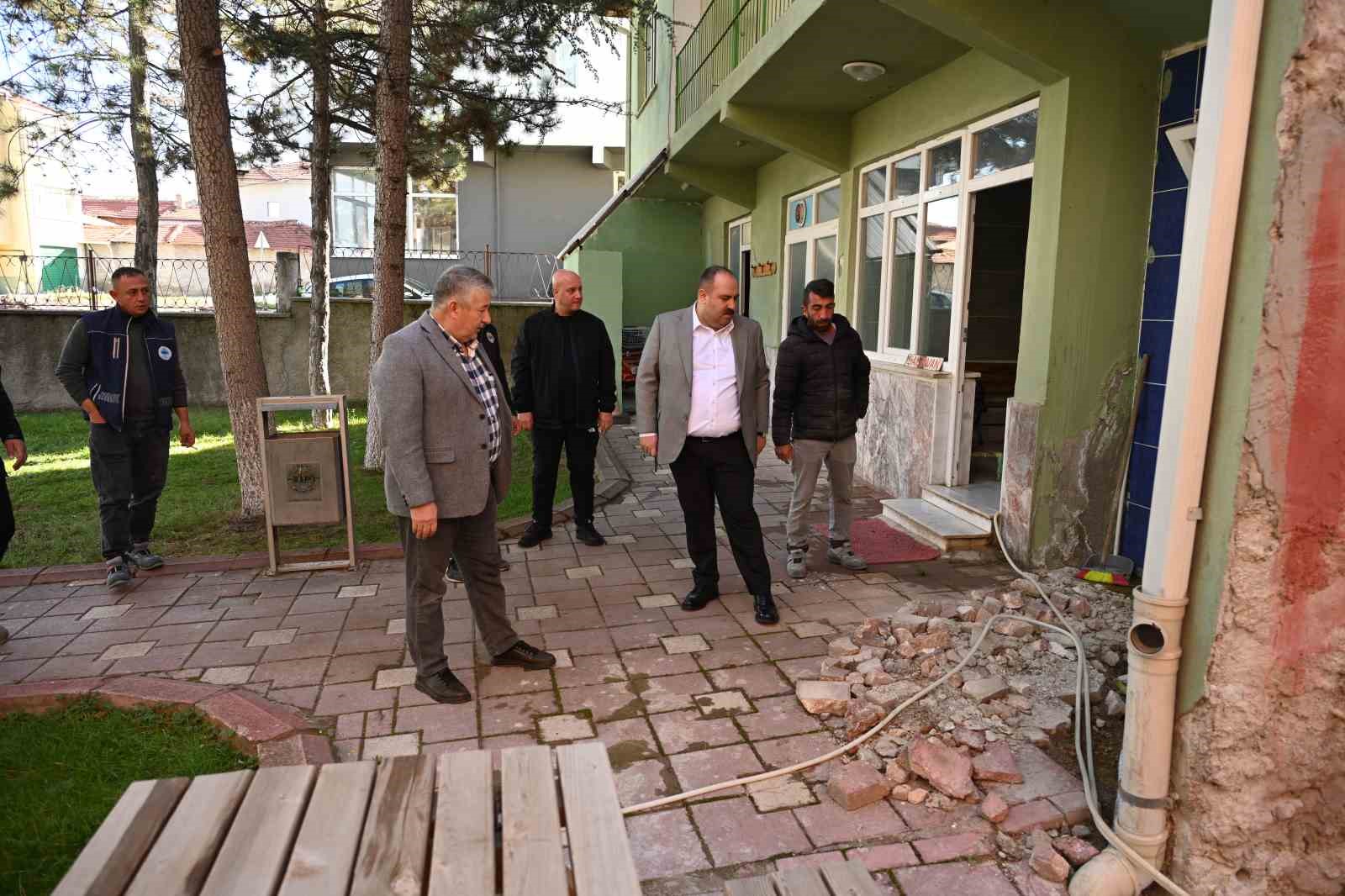 İsmetpaşa Camiinin çevresinde çalışmalar başladı