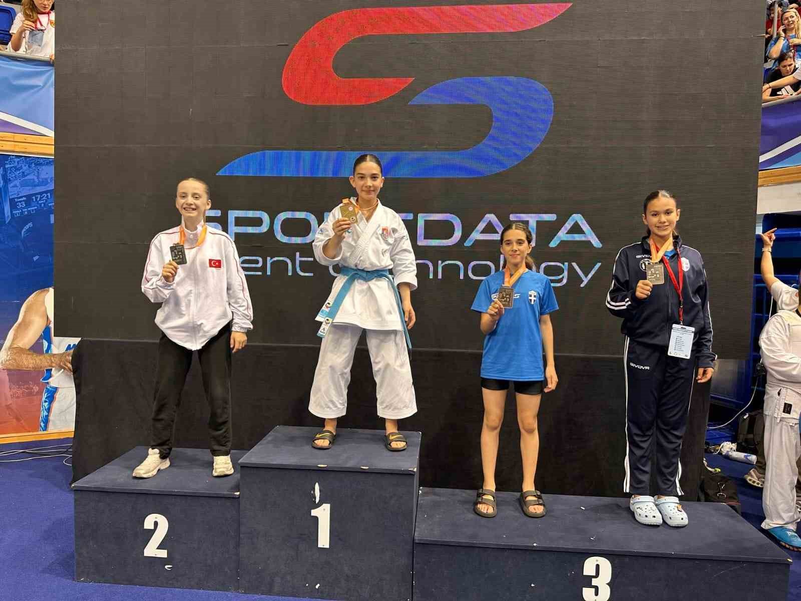 Kahvecigil Karate Şampiyonasında ikinci oldu