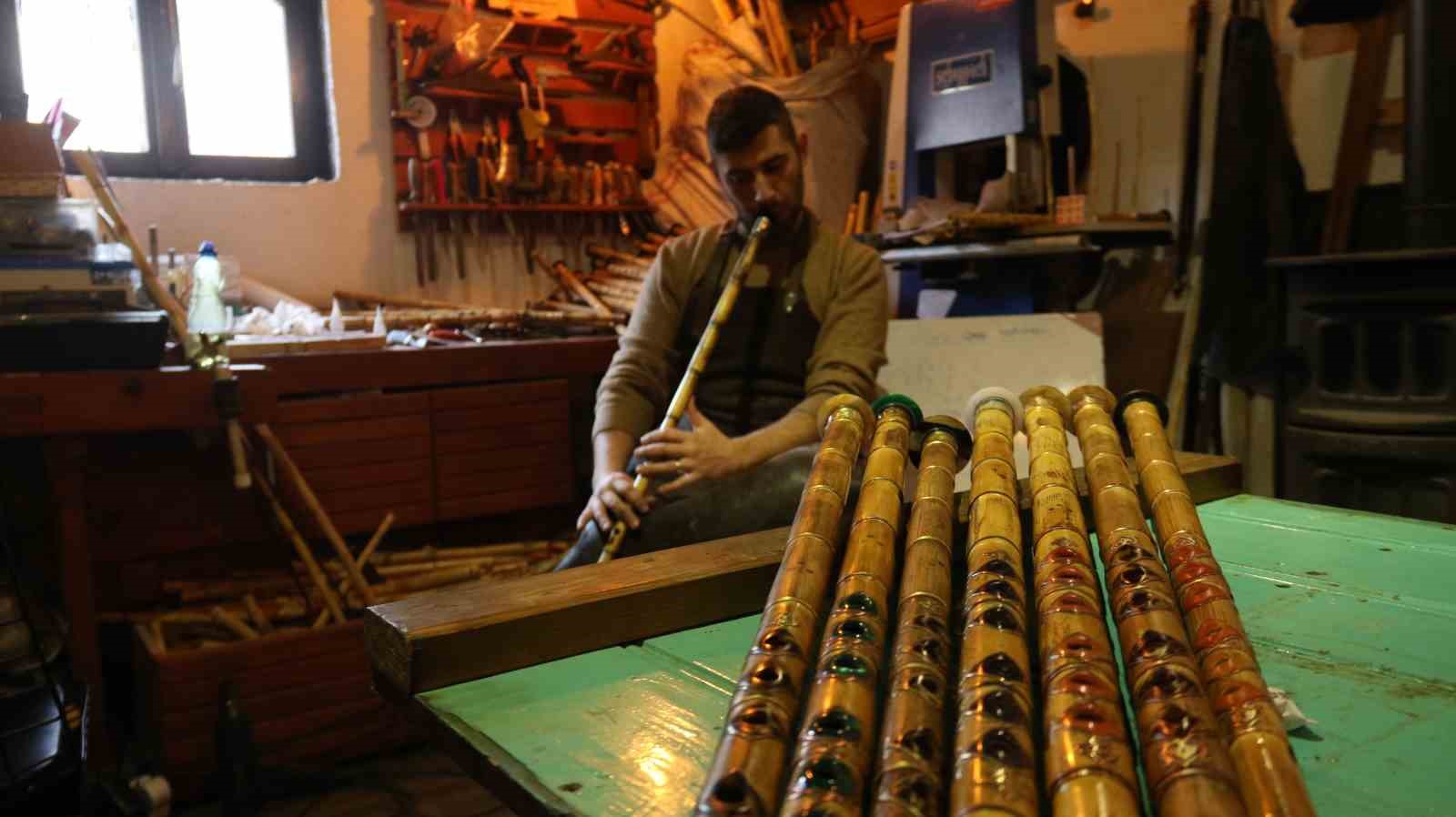 Karetta karetta kabuğu ile süslenen neyler Amerika ve Çin'e gönderiliyor