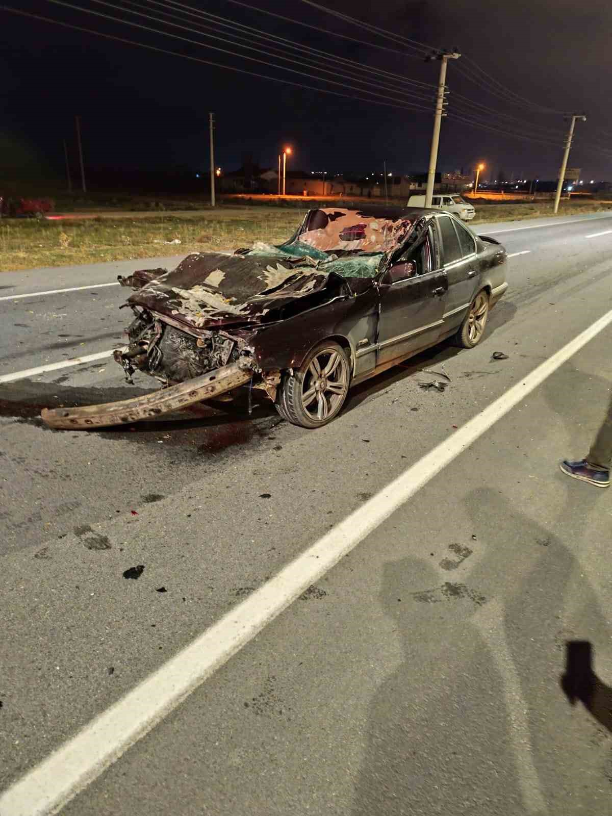 Kazada hurdaya dönen otomobil sürücüsü ağır yaralandı