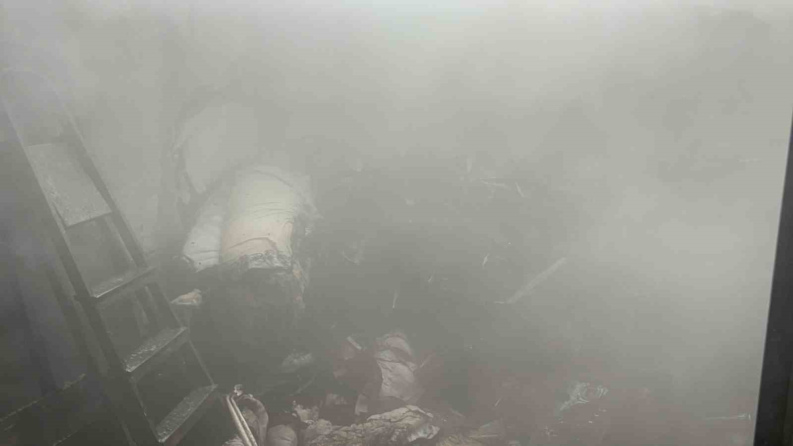 Kediler ısınsın diye kullanılan elektrikli ısıtıcı yangına sebep oldu