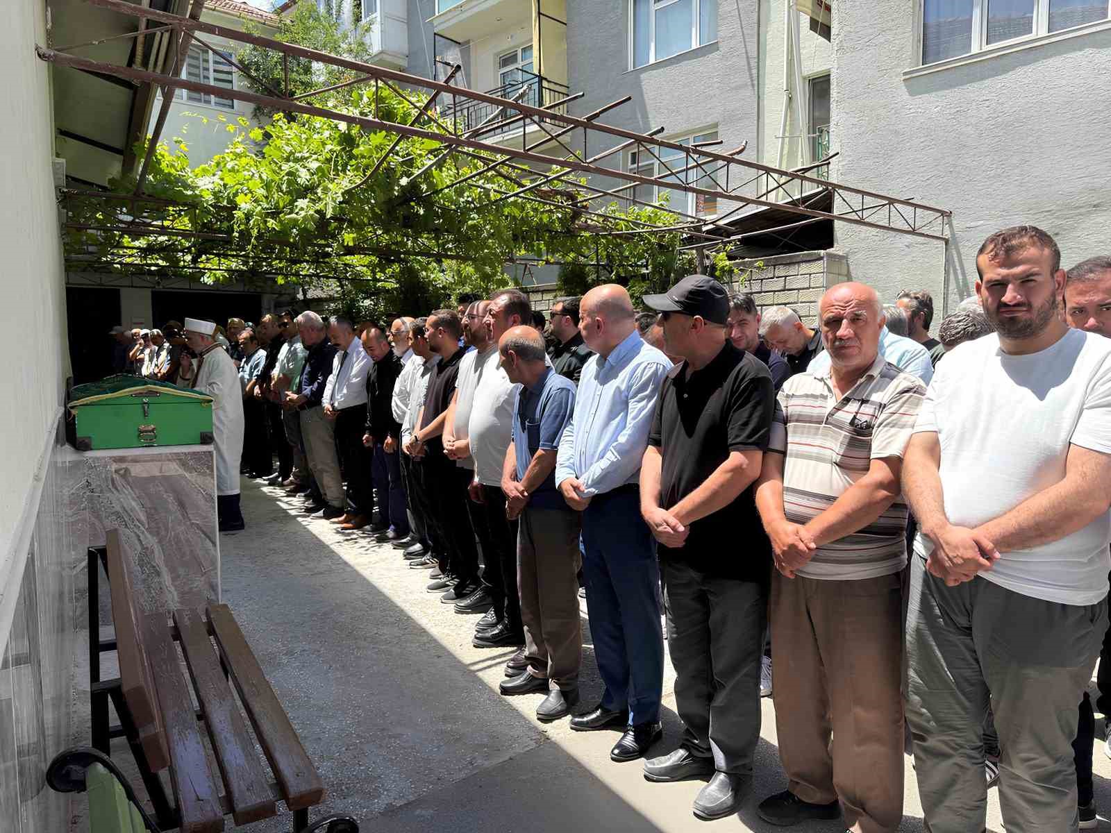 Kelebek ve kanser hastalıklarıyla mücadele eden Elif kurtarılamadı