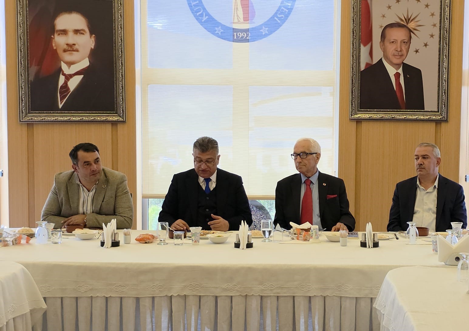 Kıdemli gazeteciler Rektör Kızıltoprak ile DPÜde buluştu
