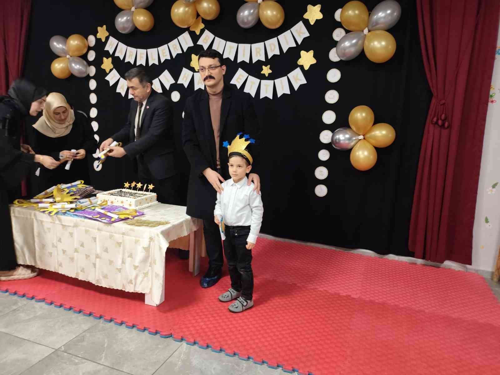 Kuran kursunda ‘Harfleri Bitirme ve Belge Programı düzenlendi