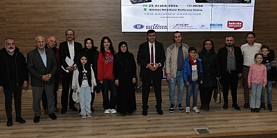 Kütahya'da Ahmet Uluçayı anma gecesi duygusal anlara sahne oldu