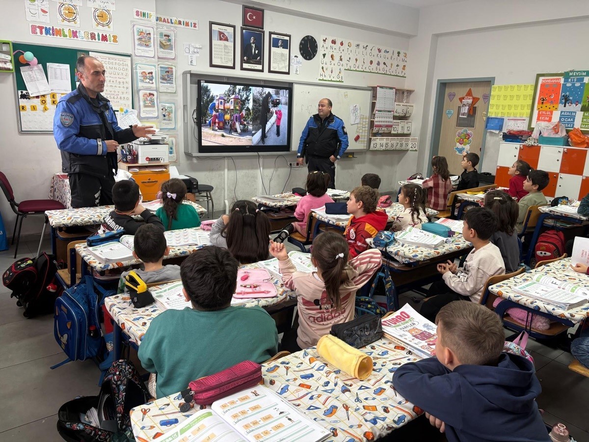 Kütahya İl Emniyet Müdürlüğünden öğrencilere bilgilendirme eğitimi
