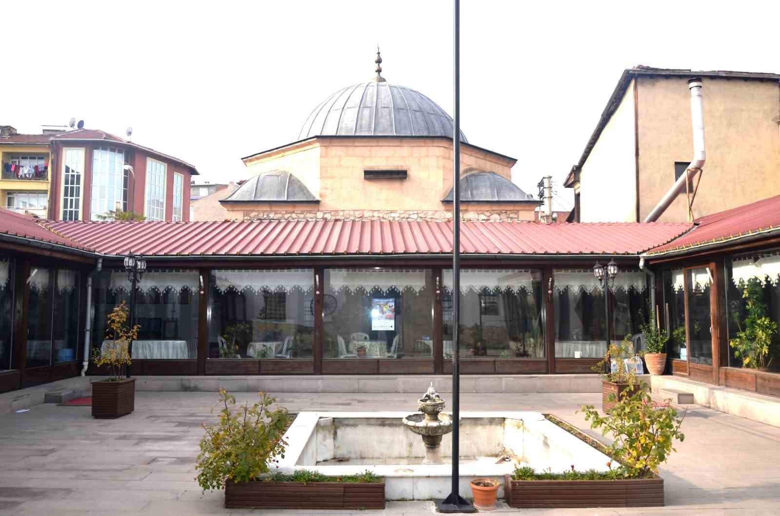 Kütahya Rüstem Paşa Medresesi tarihe ışık tutuyor