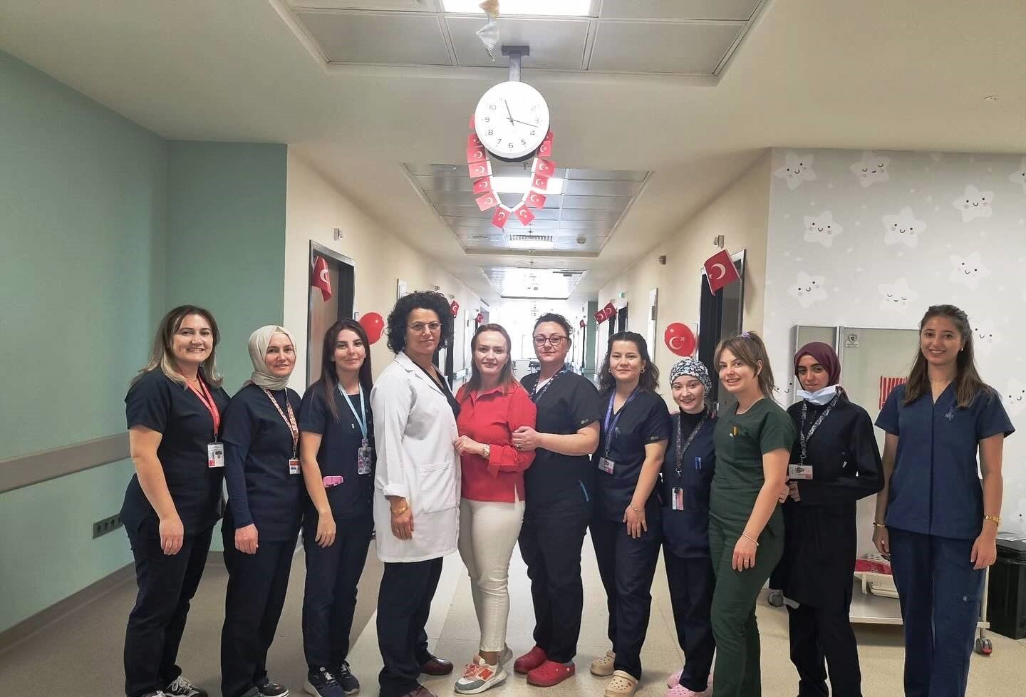 Kütahya Şehir Hastanesinde yatan çocukların bayramları kutlandı