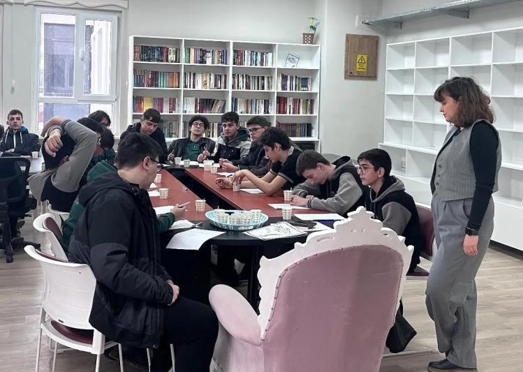 Kütahya Şehit Selim Cansız AİHLde öğrenci, yazar buluşması