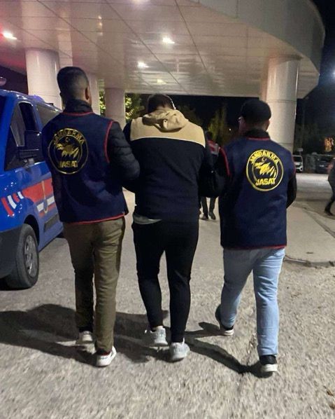 13 yıl hapis cezası bulunan firari şahıs JASAT operasyonuyla yakalandı