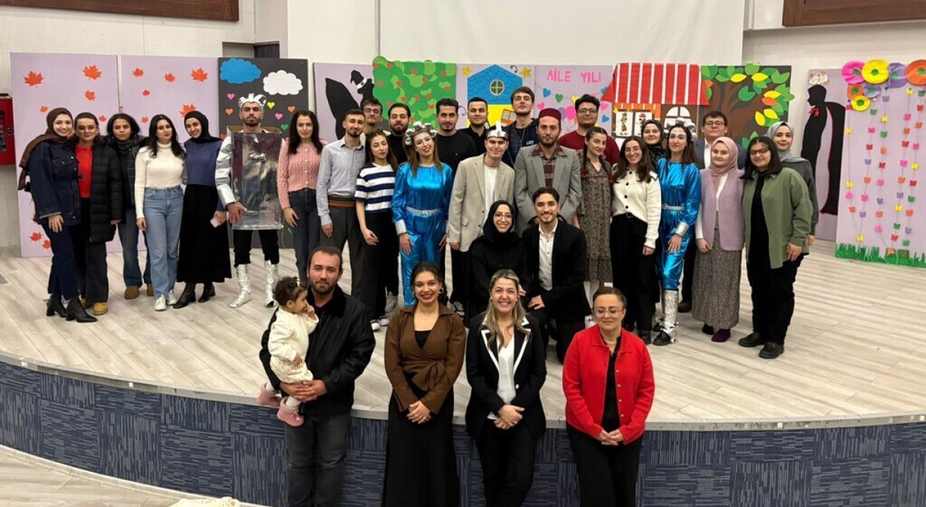 Kütahyada Aile Yılı tiyatro etkinliği ilgi gördü