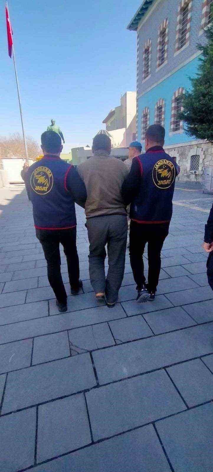 Kütahya'da aranan 96 şahıs yakalanandı, 30'u tutuklandı