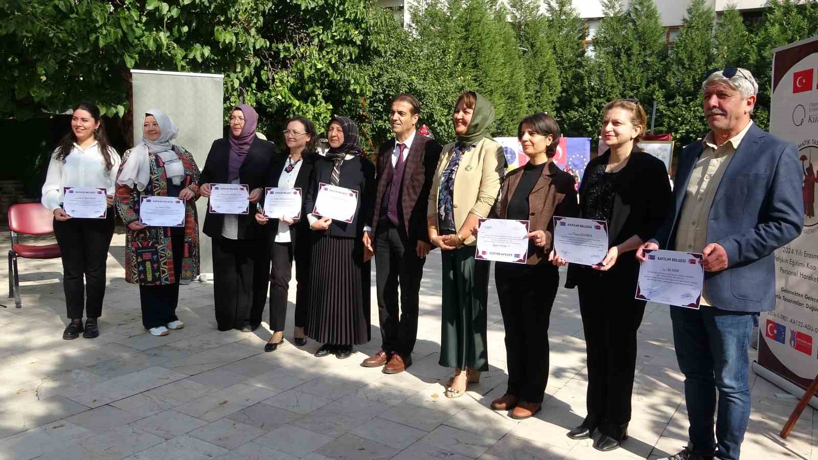 Kütahya'da Düğünümüz Var projesinde katılım belgeleri takdim edildi