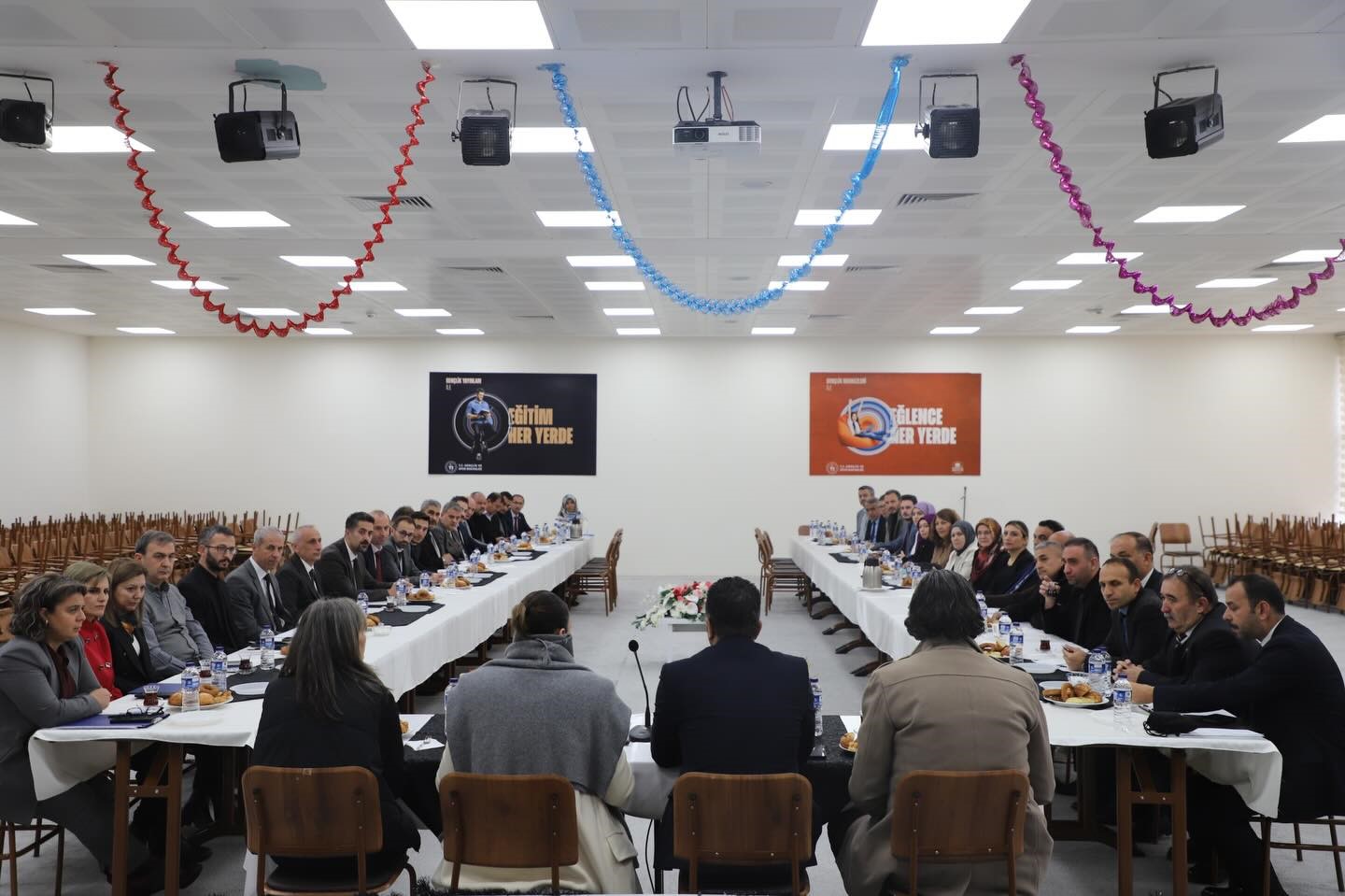 Kütahya'da Gençlik ve Spor müdürleri bir araya geldi