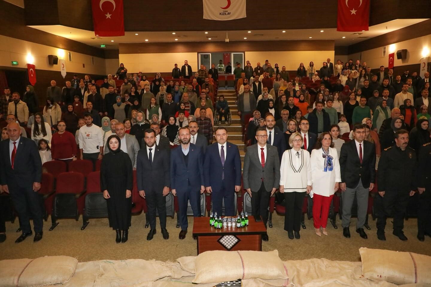 Kütahya'da gönüllü ve bağışçılara teşekkür plaketi