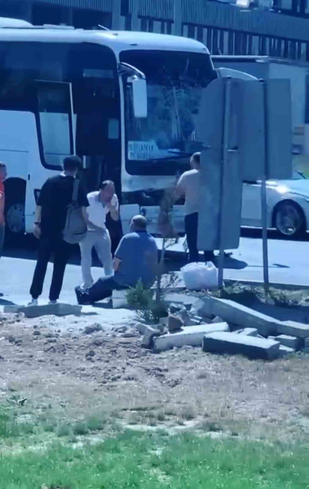 Kütahyada işçi servisi tankerle çarpıştı: 35 yaralı