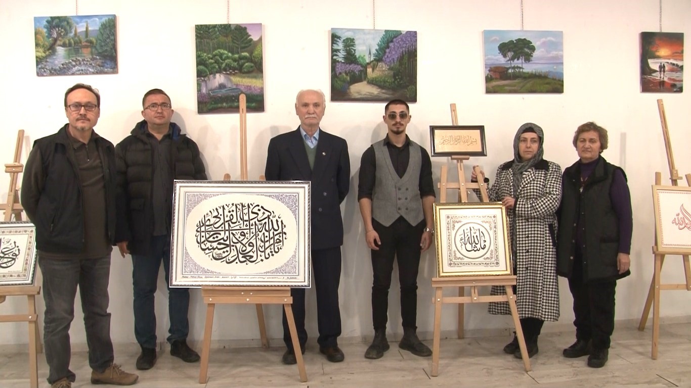 Kütahya'da karma sergi sanatseverlerle buluştu