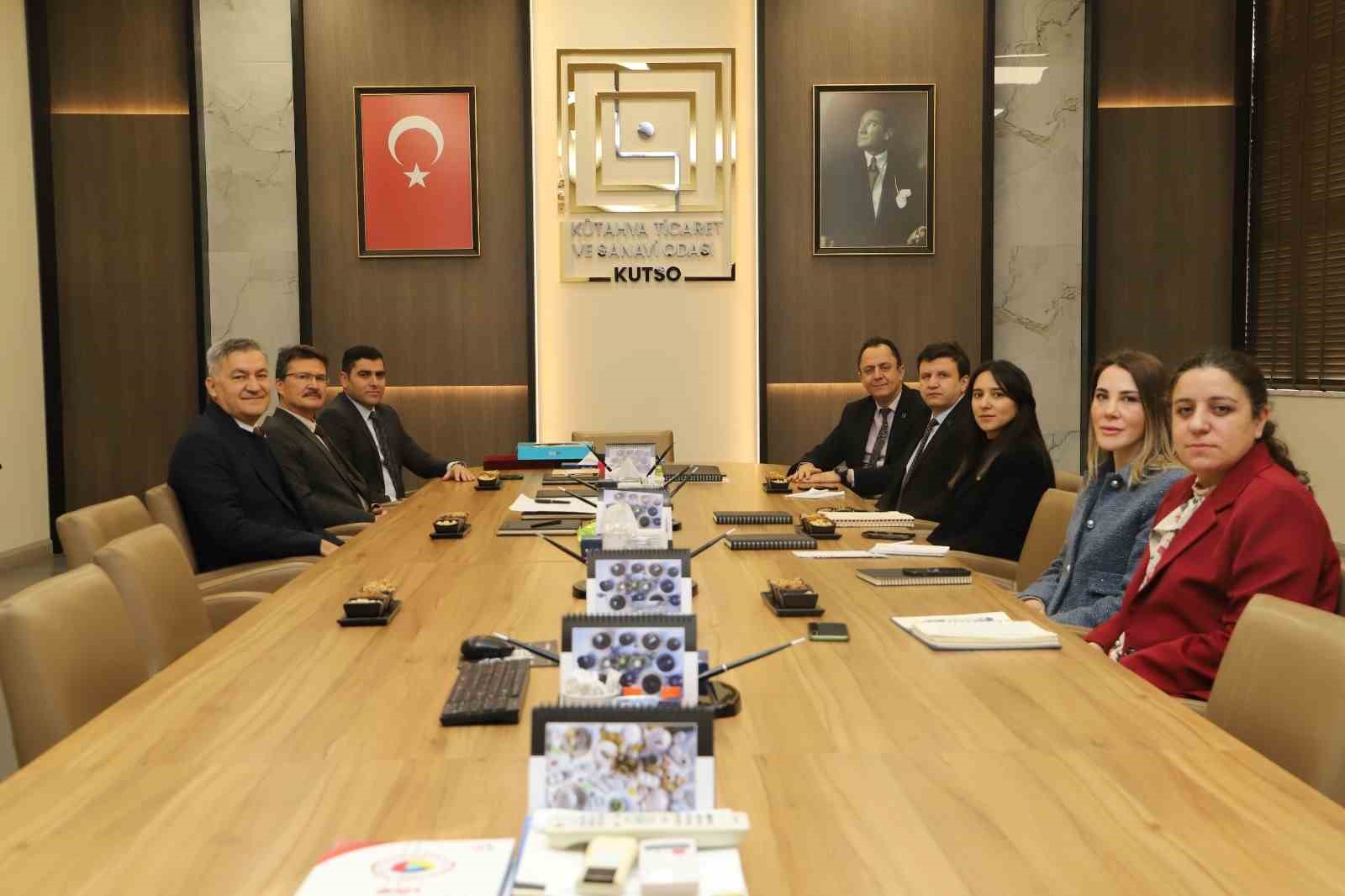 Kütahyada mesleki eğitimin geliştirilmesine yönelik istişare toplantısı