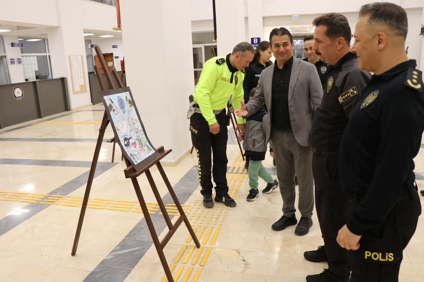 Polis Haftası etkinlikleri, miniklerden anlamlı şiirler ve resimler