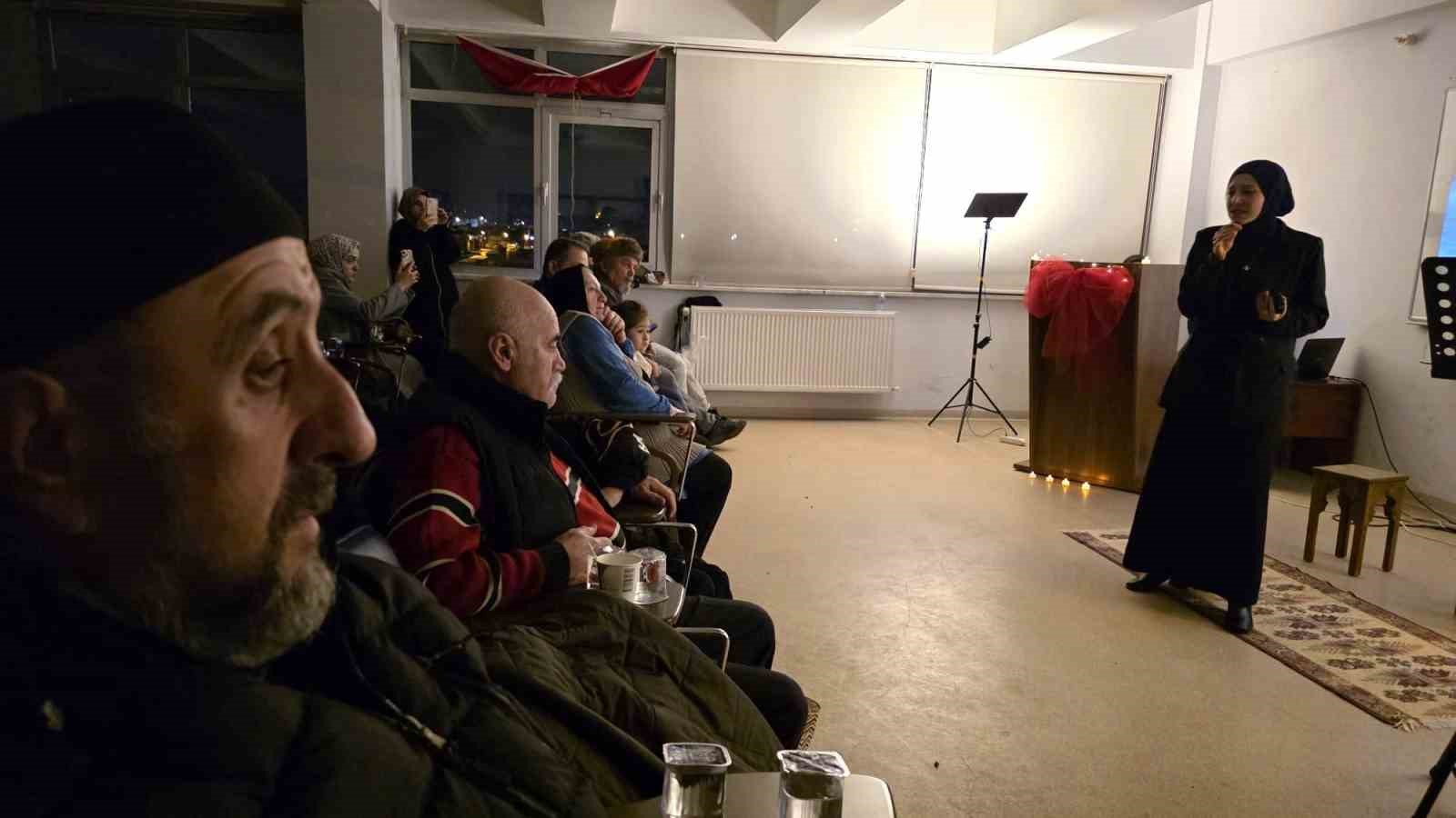 Kütahyada Türk Gencinin Kalp Atışı Şiir Gecesi düzenlendi