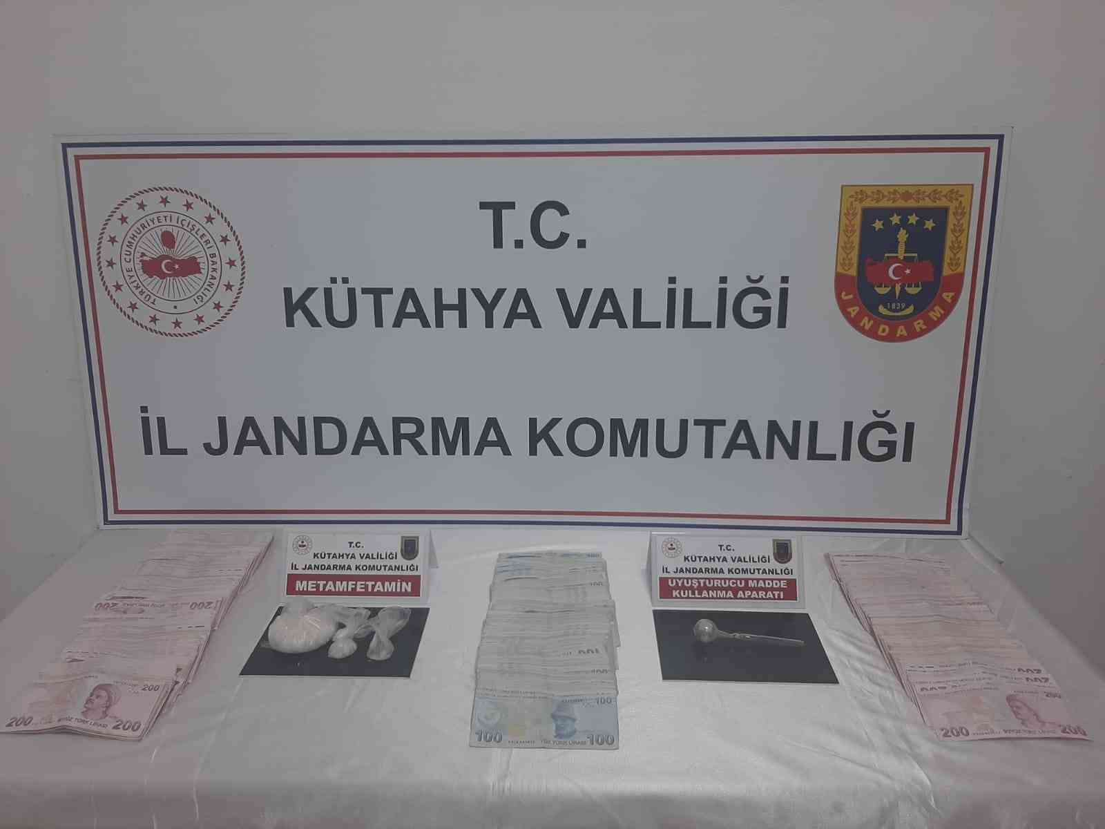 Kütahya'da uyuşturucu operasyonu, 2 şahıs tutuklandı