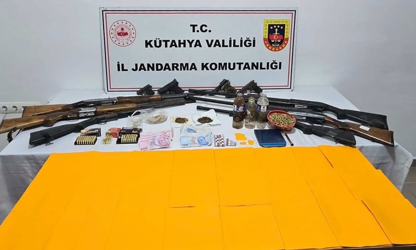 Kütahyada uyuşturucu ve silah operasyonu: 14 şüpheli gözaltında