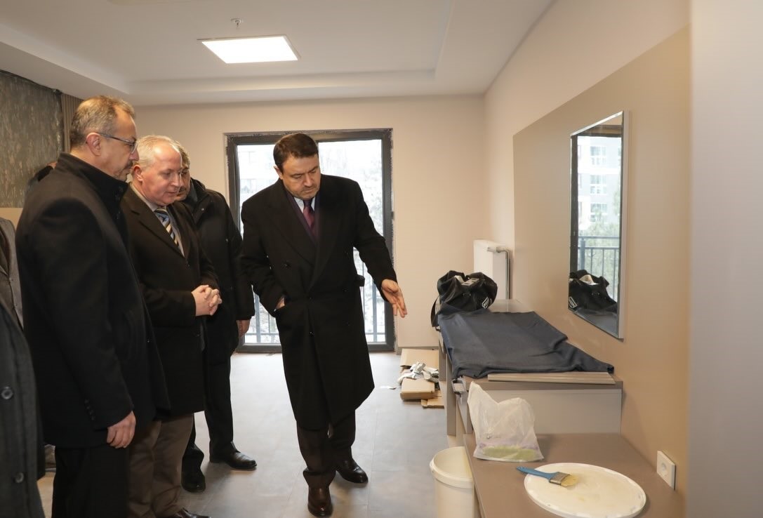 Kütahyada yapımı devam eden öğretmenevine inceleme