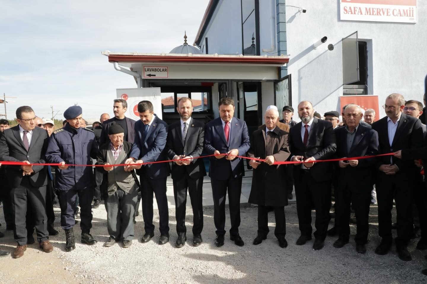 Kütahyada yapımı tamamlanan Sefa Merve Camii ibadete açıldı