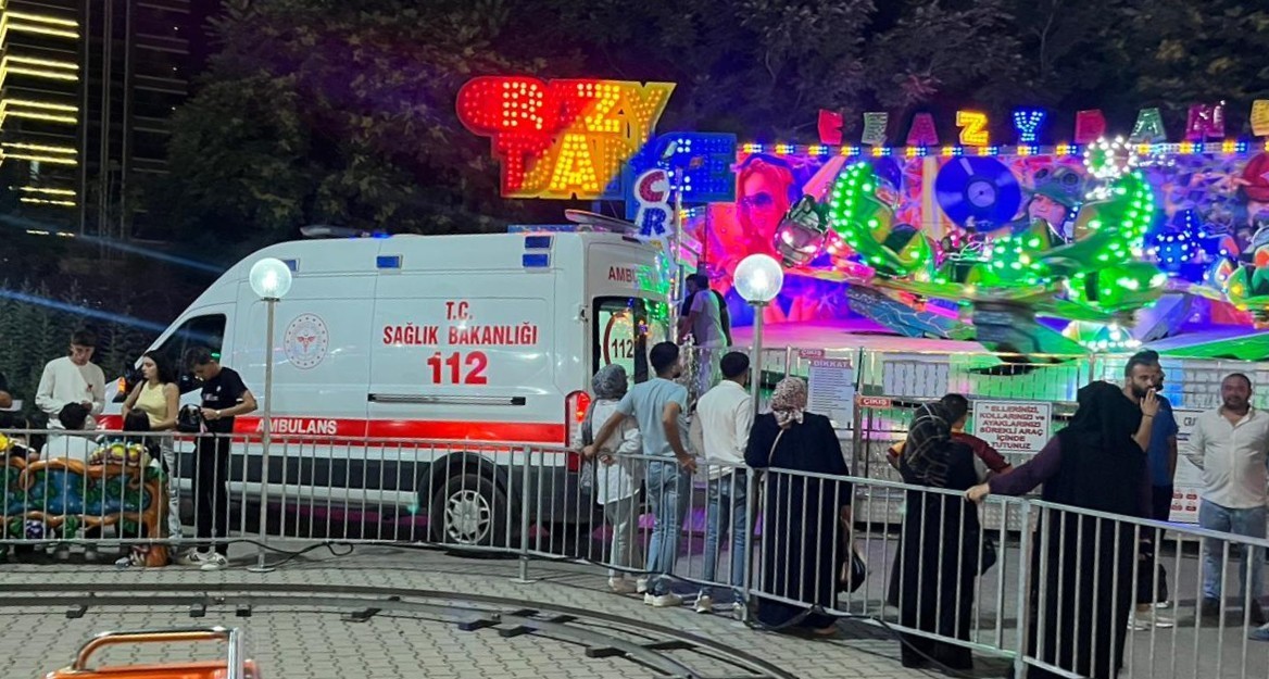 Lunaparktaki oyuncakta fenalaşan şahıs hastaneye kaldırıldı
