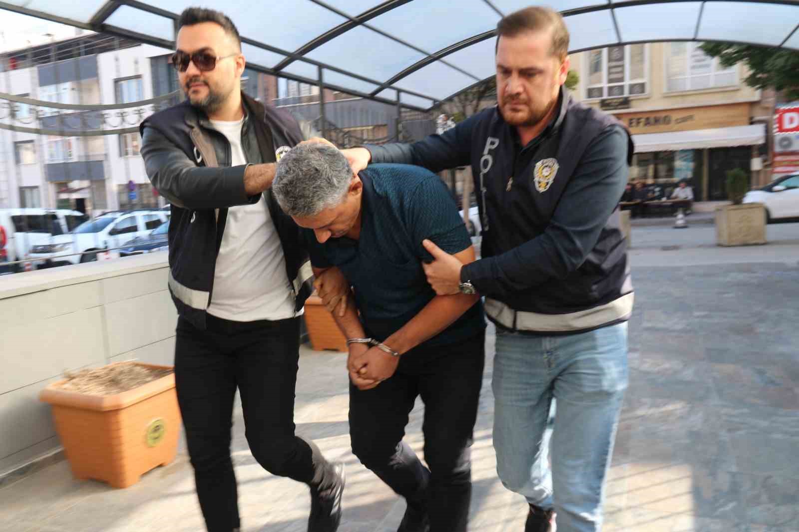 Markette çocuğunu tekmeleyen baba: Ani sinir patlamasıyla vurdum
