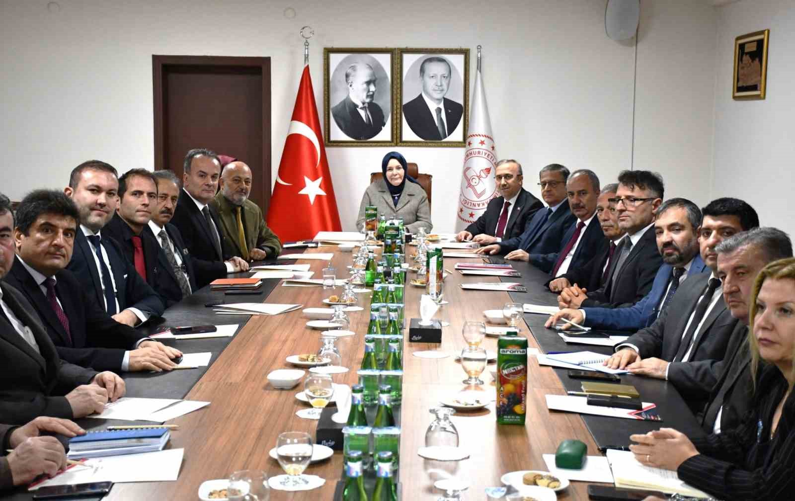 MEB Bakan Yardımcısı Ökten, Eskişehirde değerlendirme toplantısı yaptı