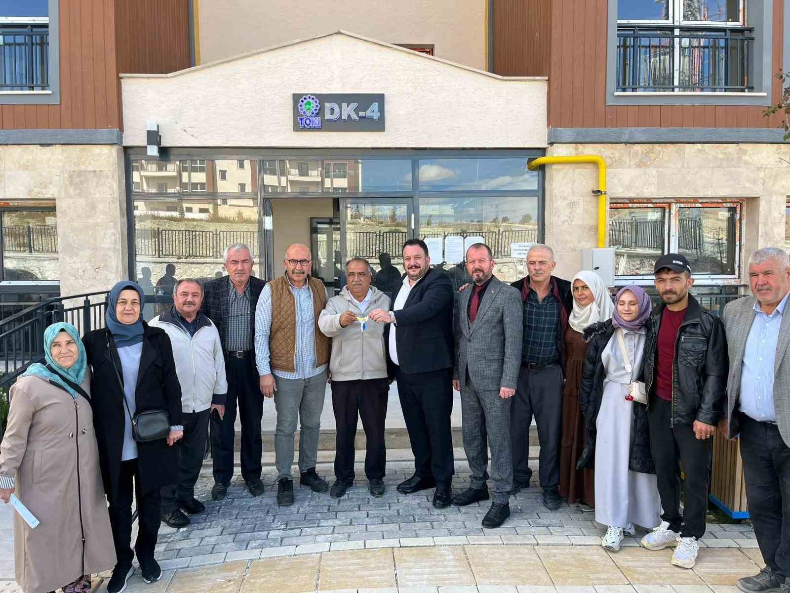 Mihalıççık'ta depreme dayanıklı konutlar sahiplerine teslim ediliyor