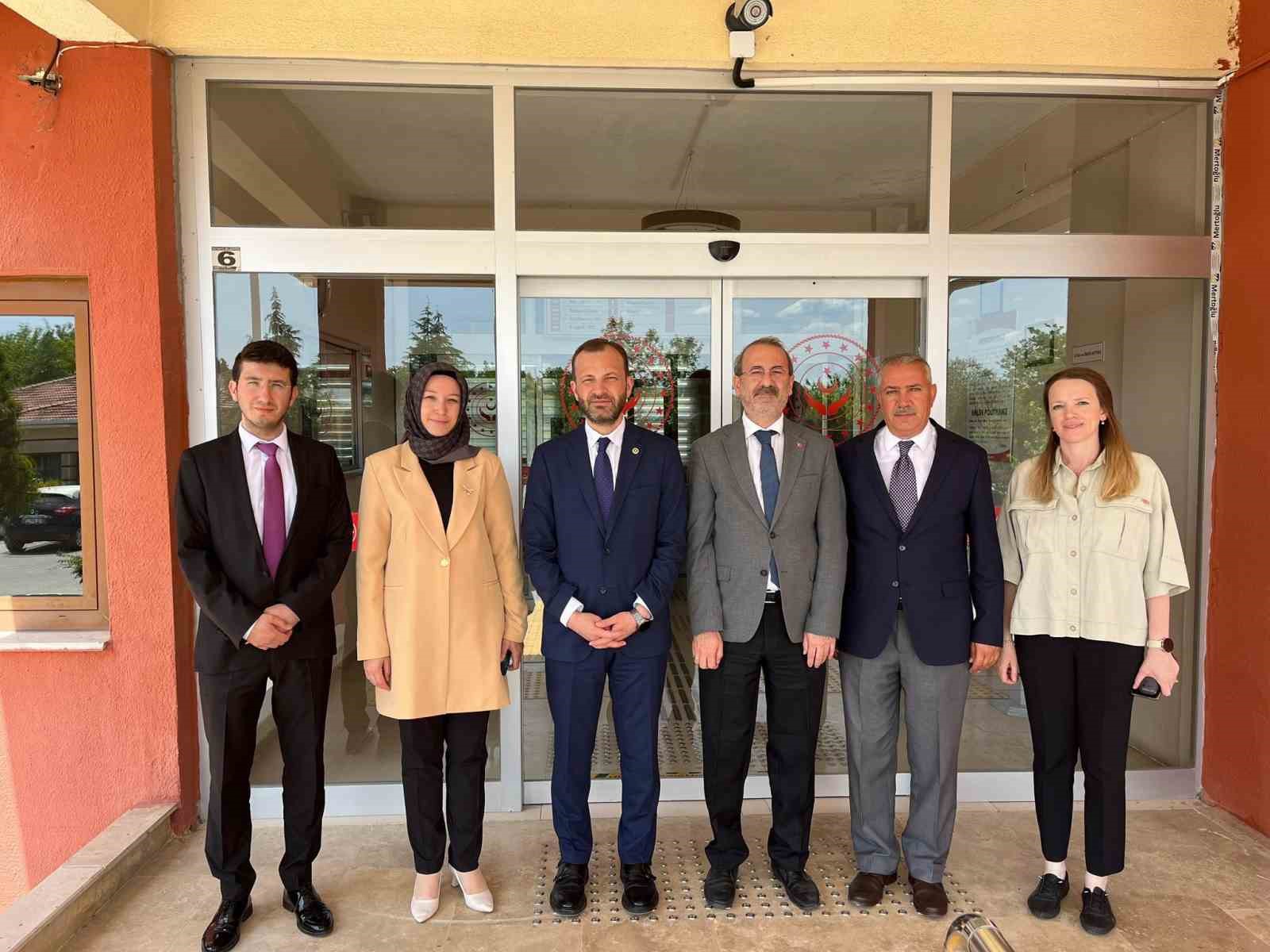 Milletvekilinden sevgi evi, huzurevi, hastane ve güvenlik güçlerine moral