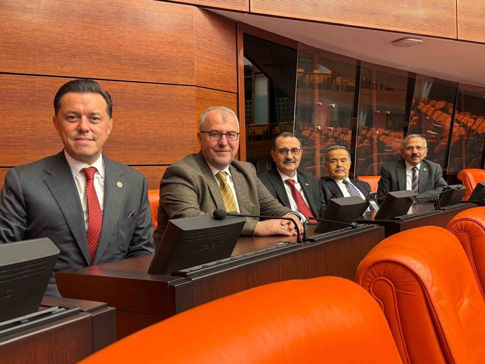 Milletvekili Hatipoğlu, TBMMde çalışmalarını sürdürüyor