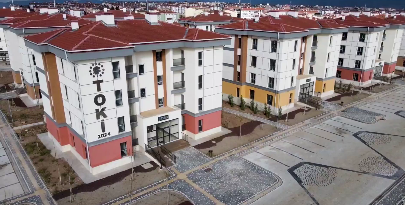 Hatipoğlu: Binlerce vatandaşımızın güvenli yeni konutlarına geçmesi geciktirildi