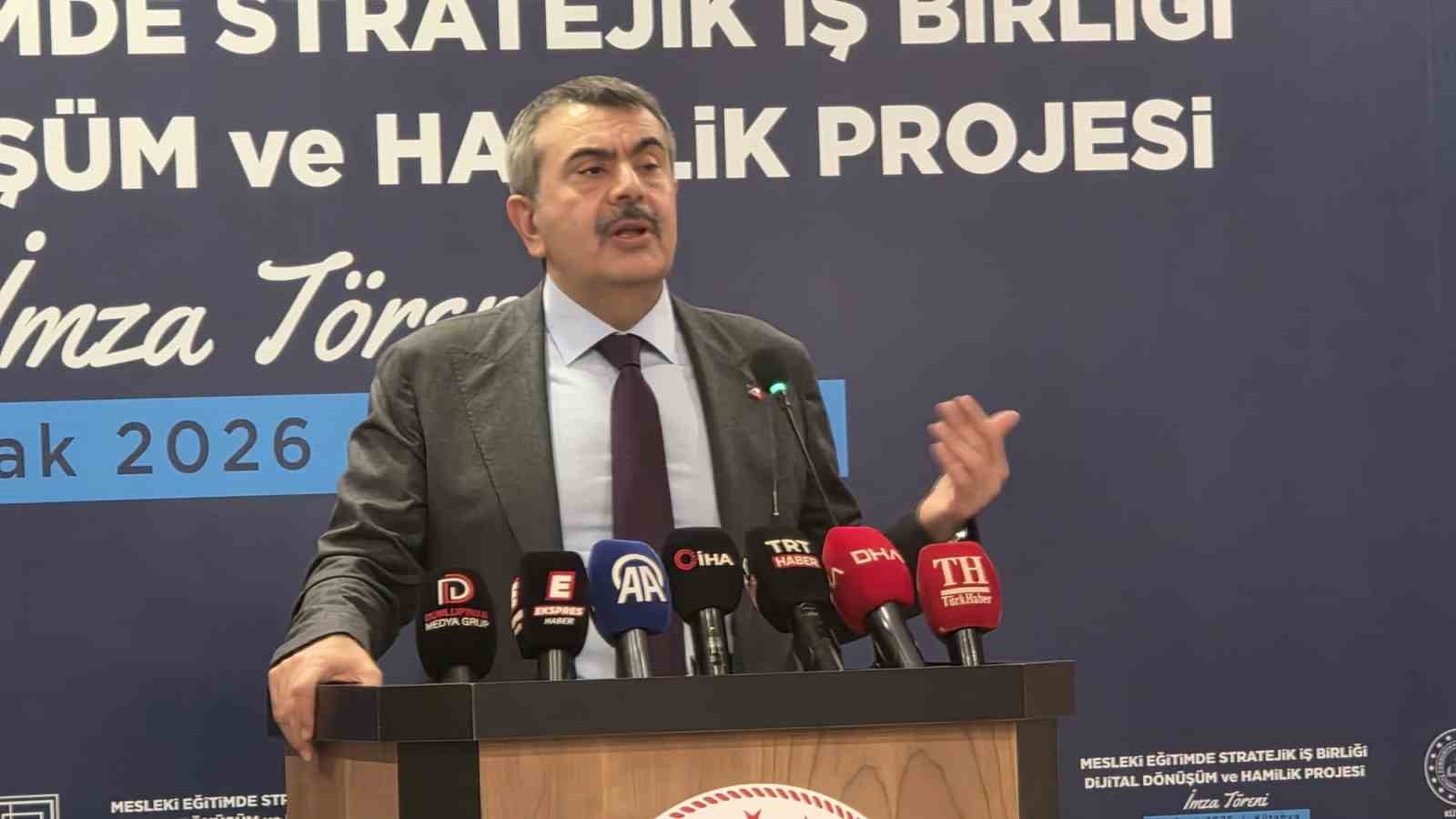 Milli Eğitim Bakanı Tekin, Kütahyada mesleki eğitimle ilgili mesajlar verdi