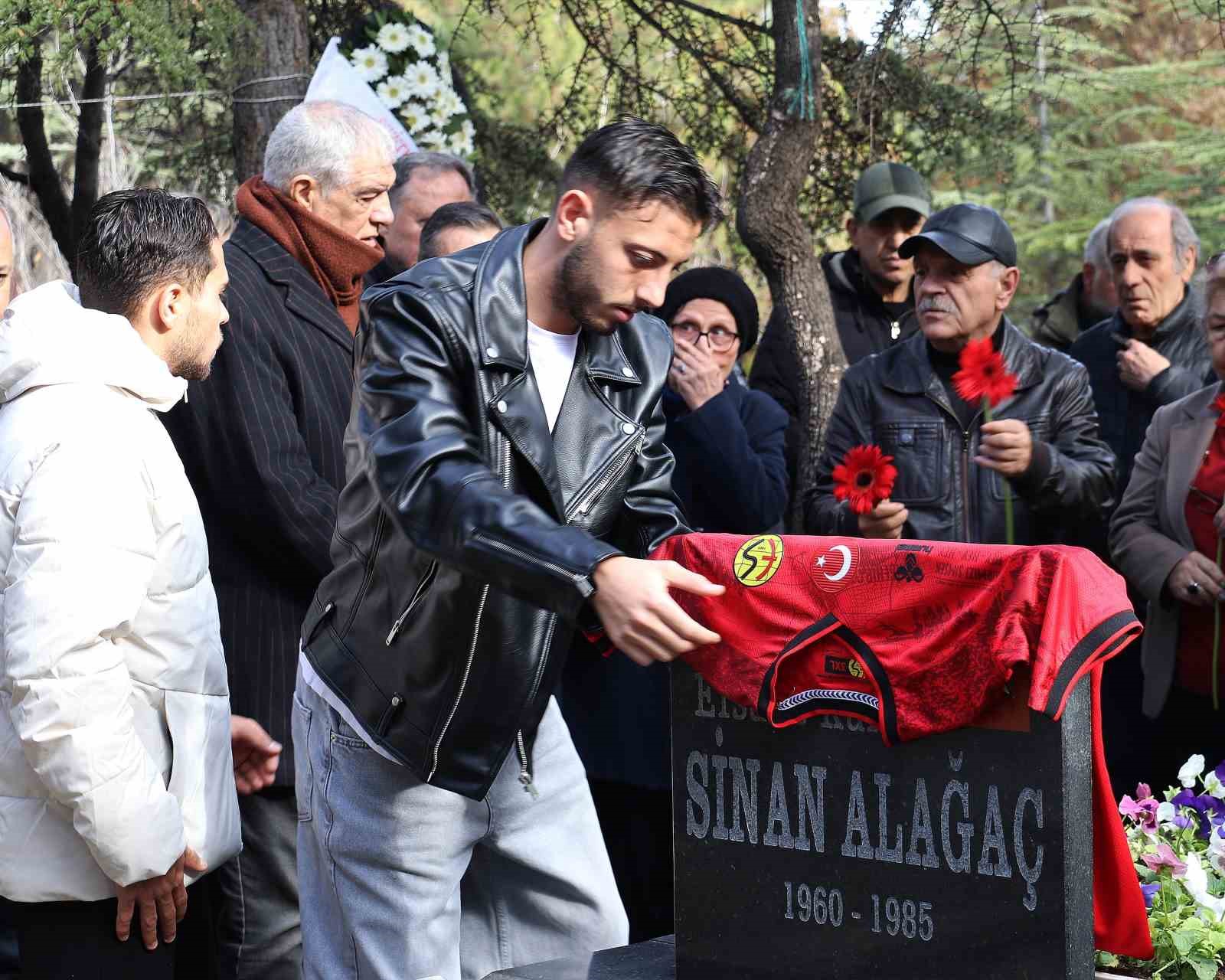 Milli kaleci Sinan Alağaç, vefatının 40ncı yılında anıldı