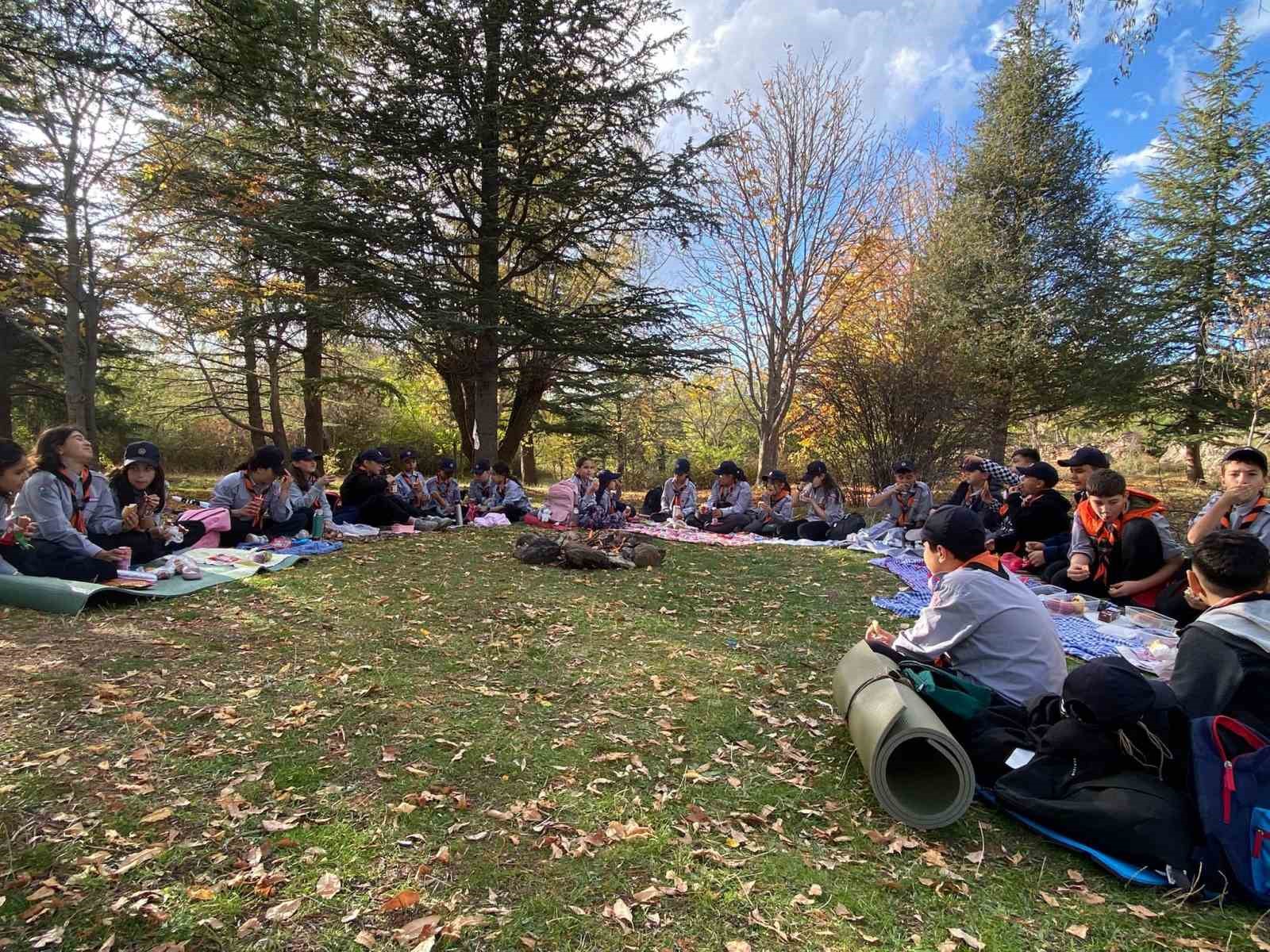 Minik izciler Cumhuriyet Bayramını farklı bir etkinlikle kutladı