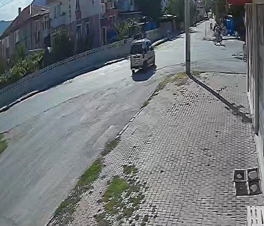 Motosiklet sürücüsünün öldüğü kaza güvenlik kamerasında