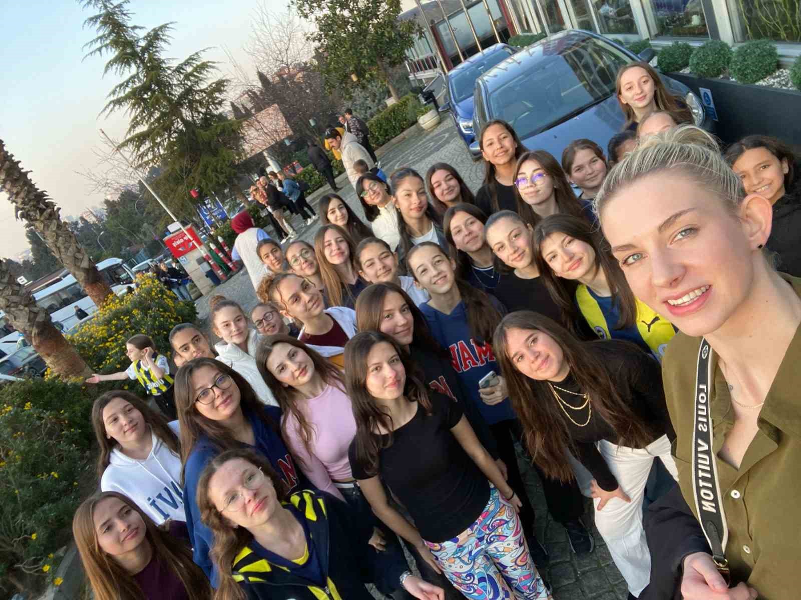 Osmanelispor Voleybol Takımı, İstanbulda unutulmaz bir gün geçirdi