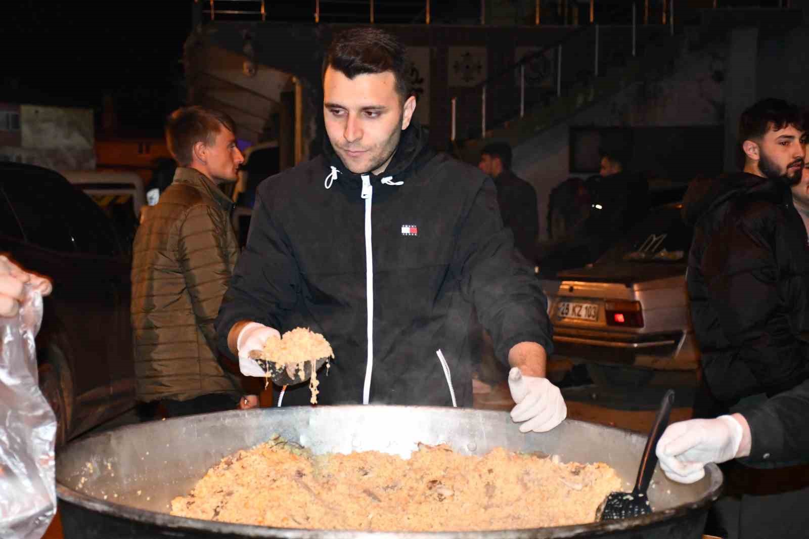 Söğüt'te 700 yıllık Kadir Pilavı geleneği yaşatıldı
