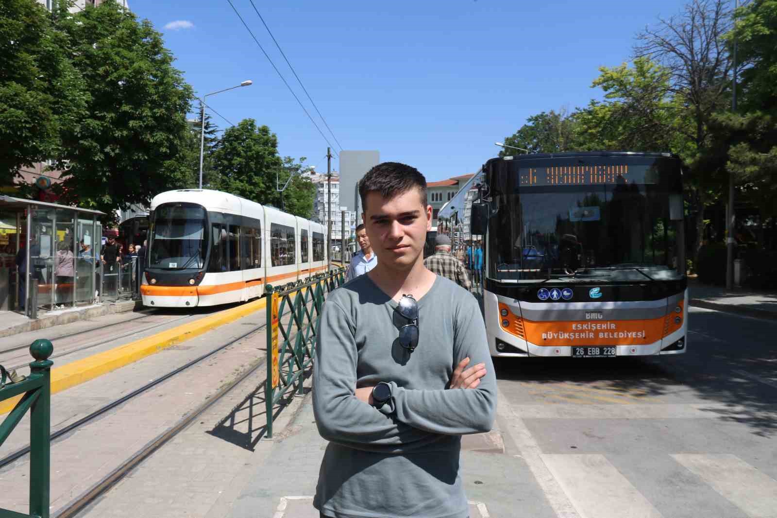 Eskişehirli gencin tek tutkusu toplu taşıma araçları
