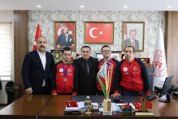 Özel Sporcular Down Sendromlu Basketbol Milli Takımı Bilecikte