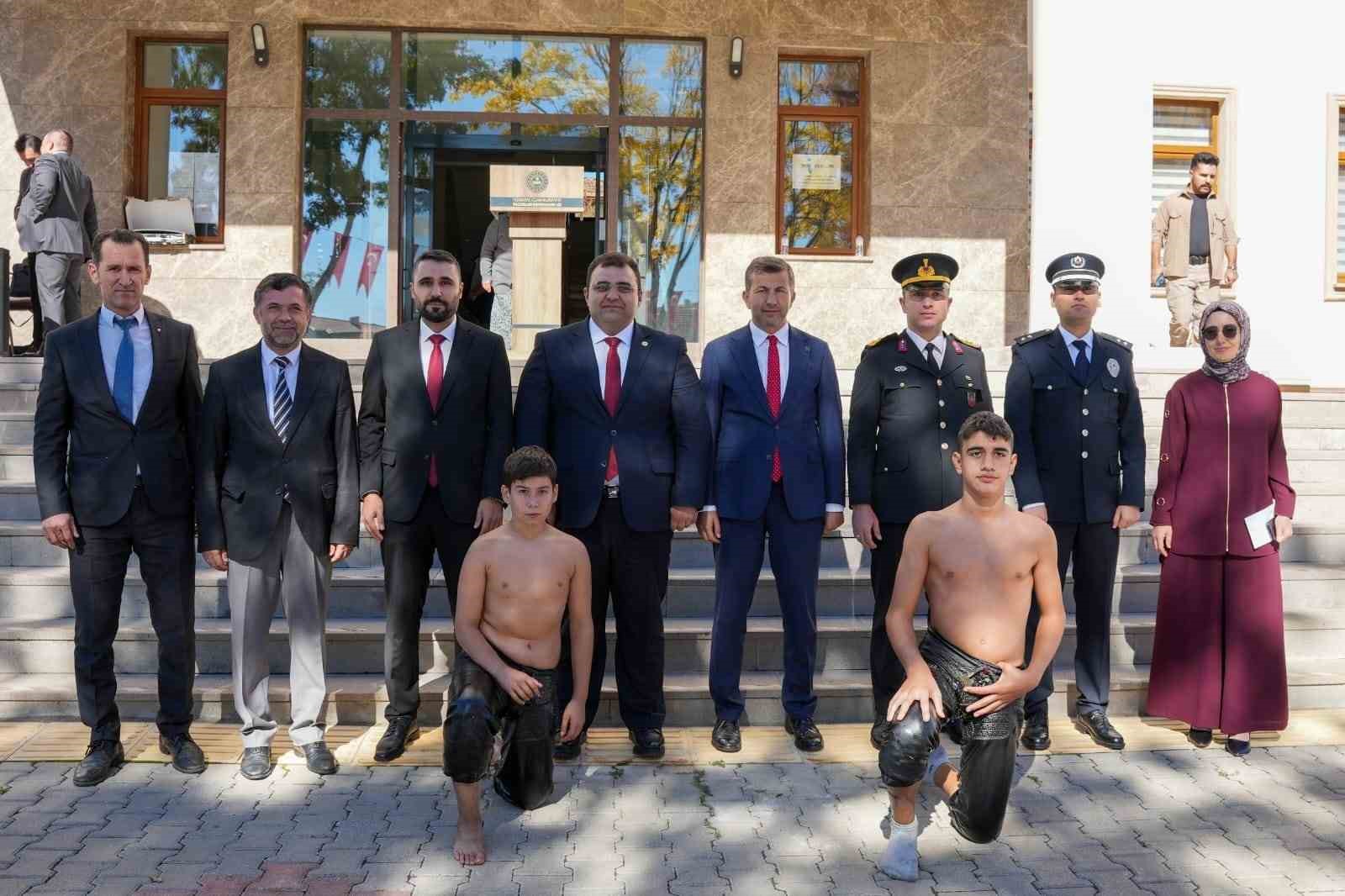 Pazarlar Spor Lisesinden güreş ve yağlı güreş projesi